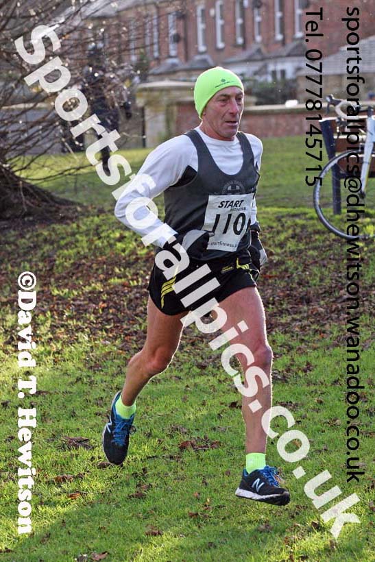 Morpeth Harriers 11k Road Race on New Year's Day. Photo: David T. Hewitson/Sports for All Pics